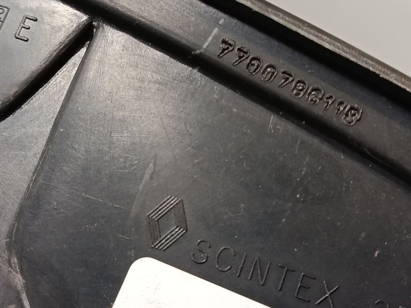 Recambio de piloto trasero derecho para renault clio i (b/c57_, 5/357_) 1.4 referencia OEM IAM 7700796118  