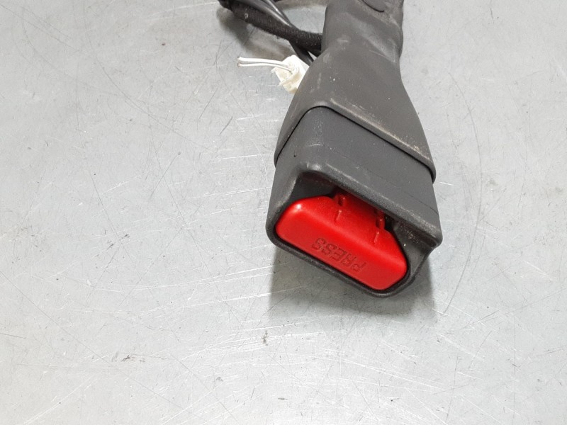 Recambio de anclaje cinturon delantero izquierdo para peugeot 108 1.2 referencia OEM IAM   