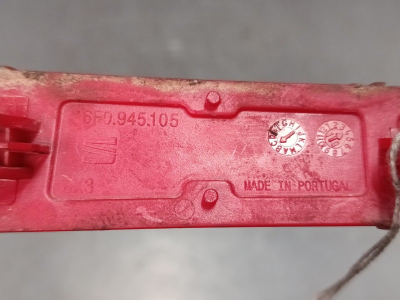 Recambio de catadioptrico trasero izquierdo para seat ibiza v (kj1, kjg) 1.0 referencia OEM IAM   