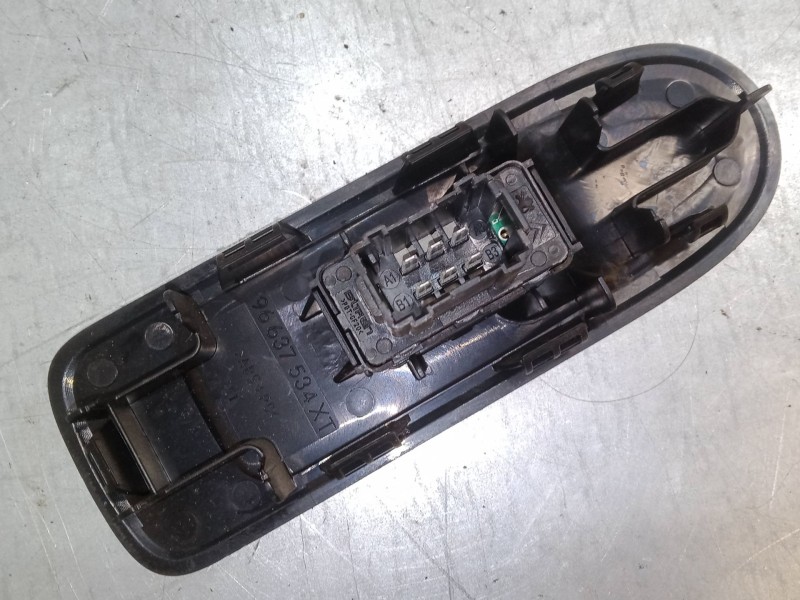 Recambio de mando elevalunas delantero derecho para citroën c3 ii (sc_) 1.4 referencia OEM IAM 96637534XT  