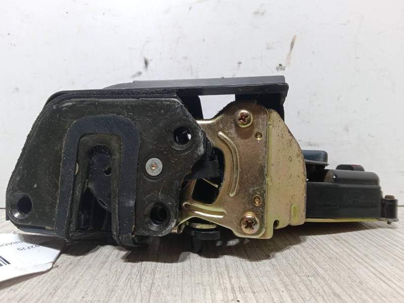 Recambio de cerradura puerta trasera derecha para hyundai matrix (fc) 1.5 crdi referencia OEM IAM    Recambio de cerradura puerta trasera derecha para hyundai matrix (fc) 1.5 crdi referencia OEM IAM