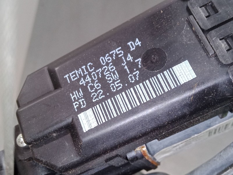 Recambio de elevalunas electrico delantero derecho para renault scénic ii (jm0/1_) 1.6 16v (jm1r) referencia OEM IAM   