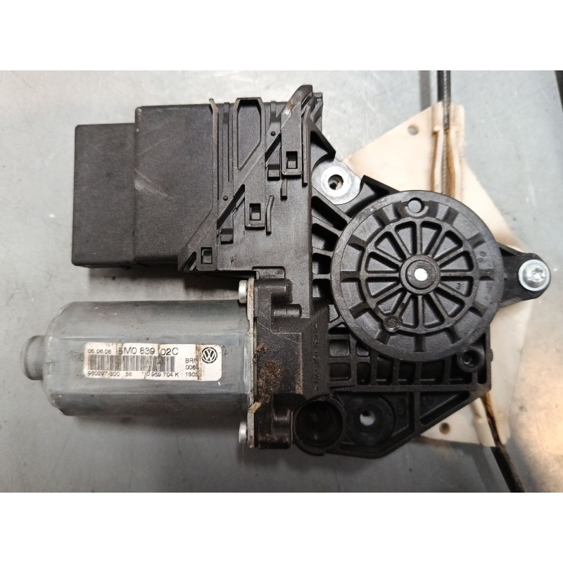 Recambio de elevalunas electrico trasero derecho para volkswagen golf plus v (5m1, 521) 1.9 tdi referencia OEM IAM 5M083902C  