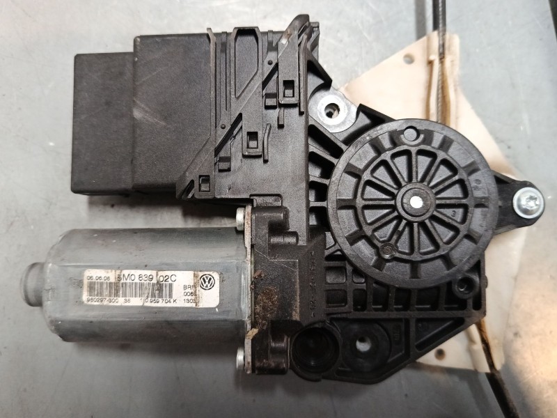 Recambio de elevalunas electrico trasero derecho para volkswagen golf plus v (5m1, 521) 1.9 tdi referencia OEM IAM 5M083902C  