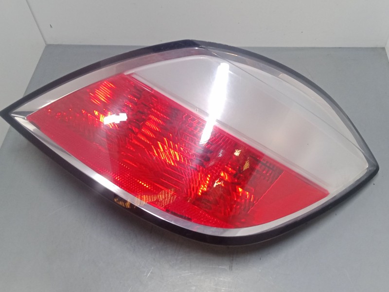 Recambio de piloto trasero derecho para opel astra h (a04) 2.0 turbo (l48) referencia OEM IAM   