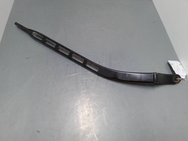 BRAZO LIMPIA DELANTERO DERECHO 