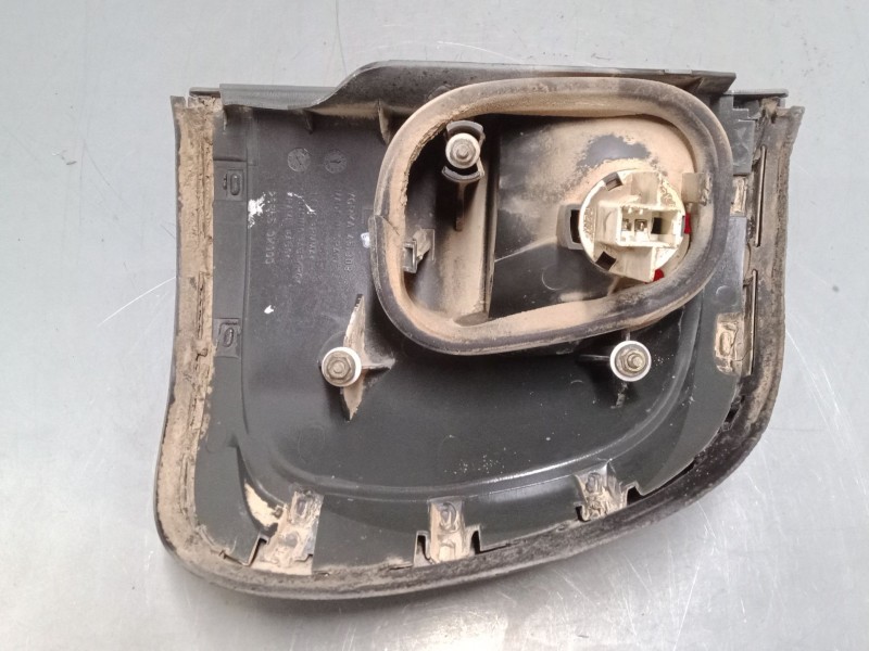 Recambio de piloto trasero izquierdo para nissan terrano ii (r20) 2.7 tdi 4wd referencia OEM IAM 268550X000  