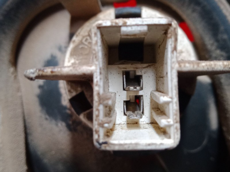 Recambio de piloto trasero izquierdo para nissan terrano ii (r20) 2.7 tdi 4wd referencia OEM IAM 268550X000  