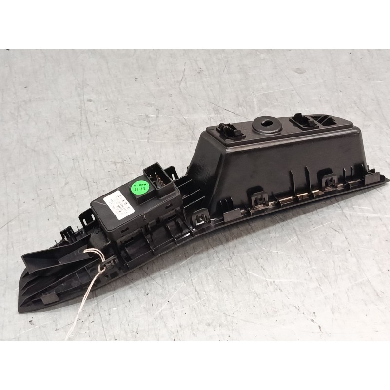 Recambio de mando elevalunas delantero derecho para mg zs suv (azs1) 1.0 t-gdi referencia OEM IAM 10470986  
