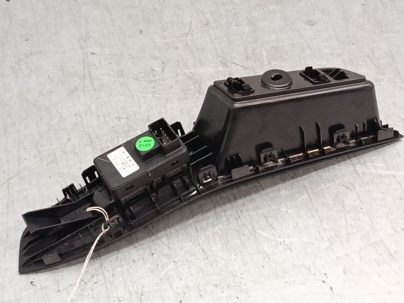 Recambio de mando elevalunas delantero derecho para mg zs suv (azs1) 1.0 t-gdi referencia OEM IAM 10470986  