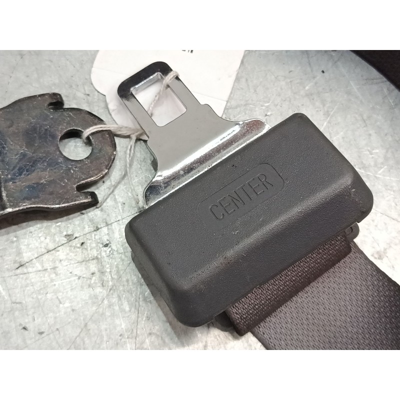 Recambio de anclaje cinturon delantero derecho para isuzu d-max i (tfr, tfs) 3.0 ditd (tfr85_) referencia OEM IAM 1053561  