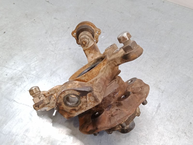 Recambio de mangueta delantera derecha para nissan terrano ii (r20) 2.7 tdi 4wd referencia OEM IAM   