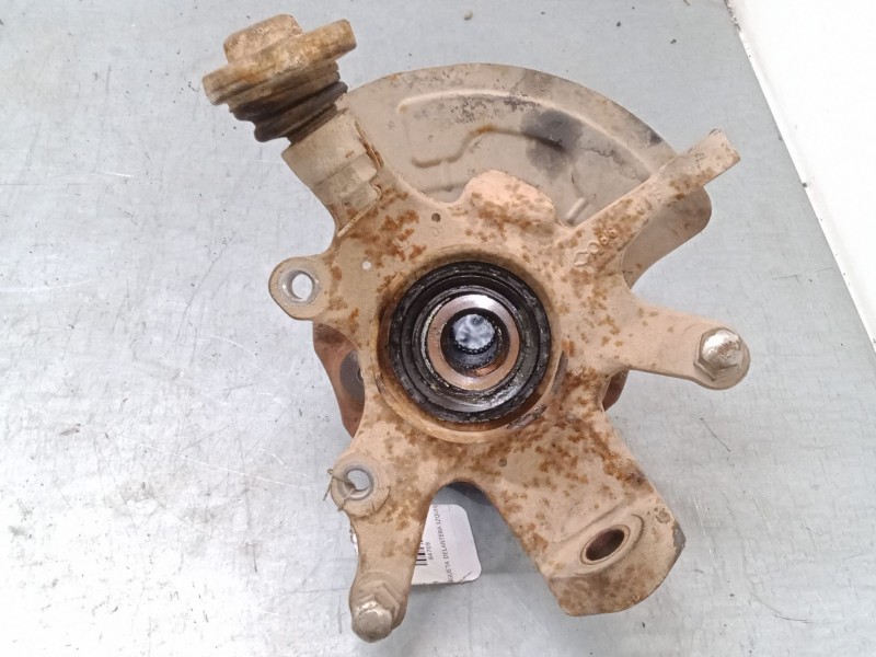 Recambio de mangueta delantera izquierda para nissan terrano ii (r20) 2.7 tdi 4wd referencia OEM IAM   