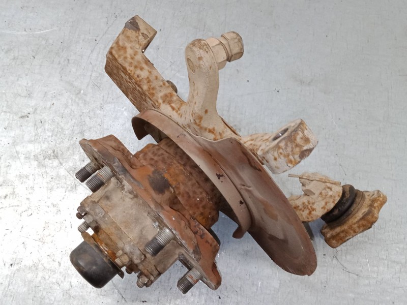 Recambio de mangueta delantera izquierda para nissan terrano ii (r20) 2.7 tdi 4wd referencia OEM IAM   