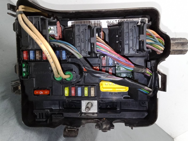 Recambio de caja reles / fusibles para citroën c3 ii (sc_) 1.4 referencia OEM IAM 9667199580  