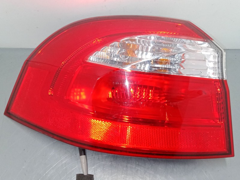 Recambio de piloto trasero izquierdo para kia rio iii (ub) 1.1 crdi referencia OEM IAM 924011W2  