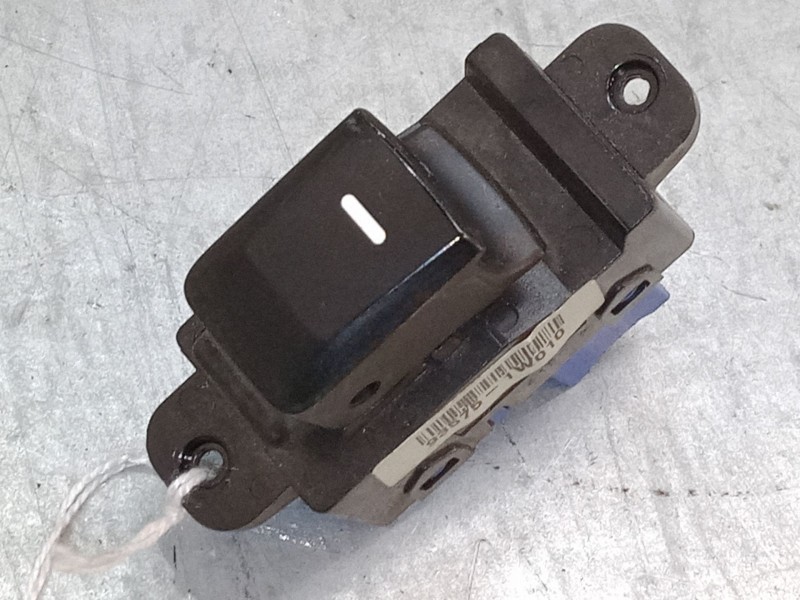 Recambio de mando elevalunas delantero derecho para kia rio iii (ub) 1.1 crdi referencia OEM IAM 935751W010  