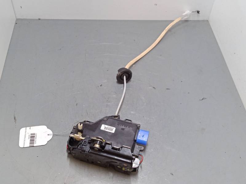 CERRADURA PUERTA DELANTERA DERECHA 3D1837016 