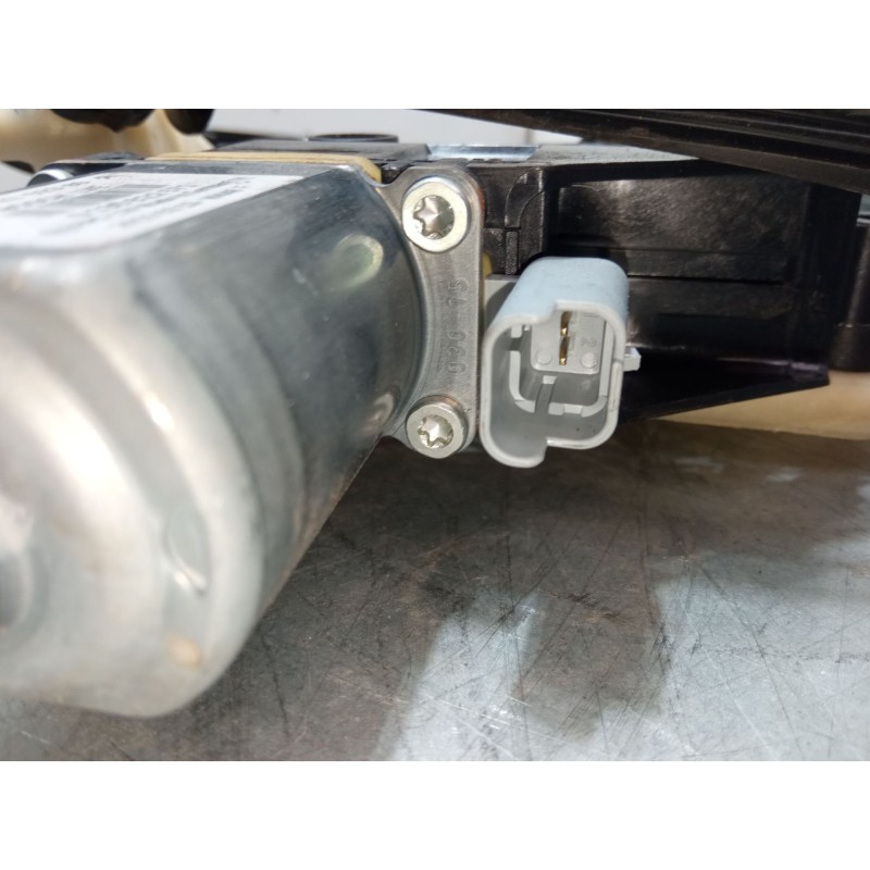 Recambio de elevalunas electrico delantero izquierdo para citroën c4 cactus 1.2 vti 82 referencia OEM IAM 9674252380  
