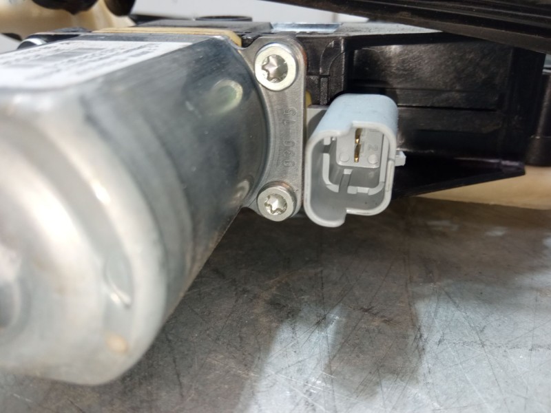Recambio de elevalunas electrico delantero izquierdo para citroën c4 cactus 1.2 vti 82 referencia OEM IAM 9674252380  