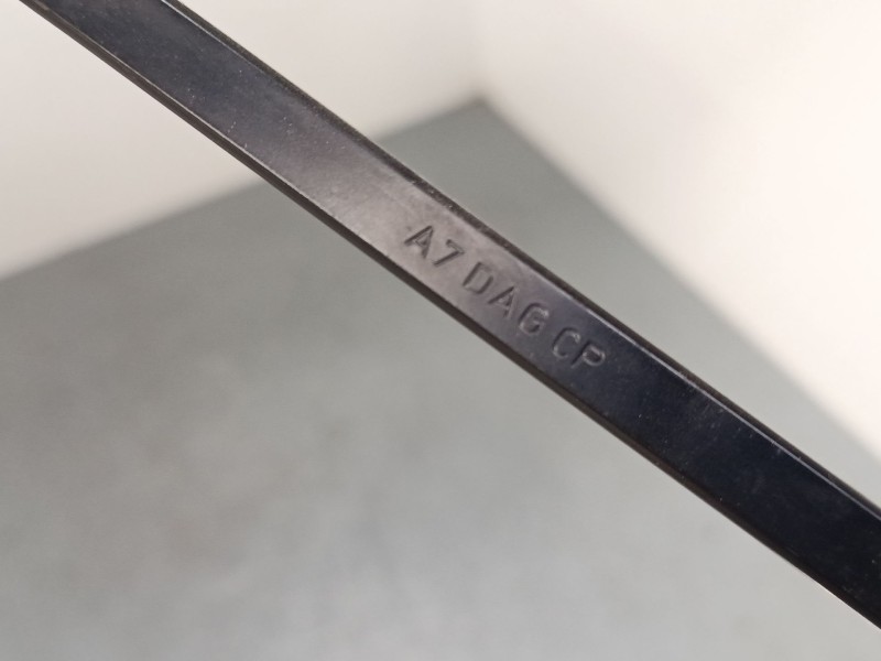 Recambio de brazo limpia delantero derecho para peugeot 207/207+ (wa_, wc_) 1.4 16v referencia OEM IAM   