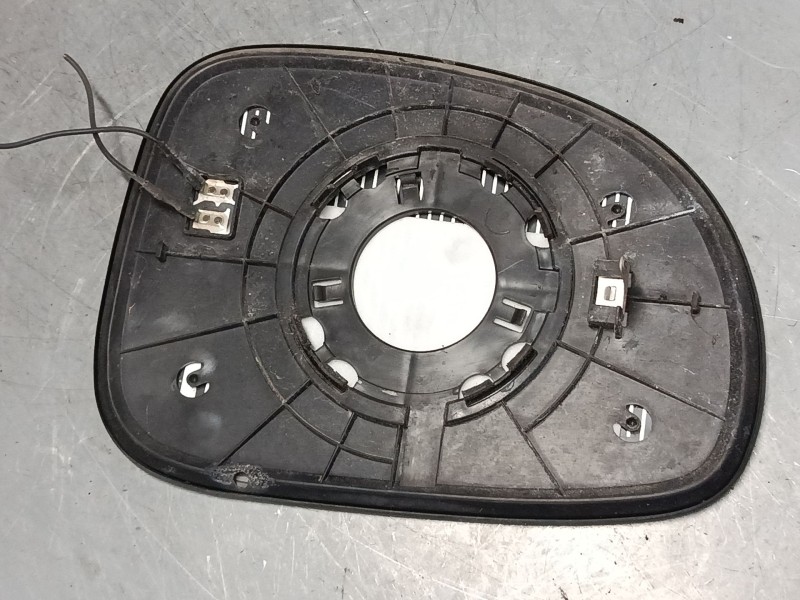 Recambio de cristal retrovisor izquierdo para ssangyong rodius ii 2.0 xdi referencia OEM IAM CARCASA CRUJIDA  