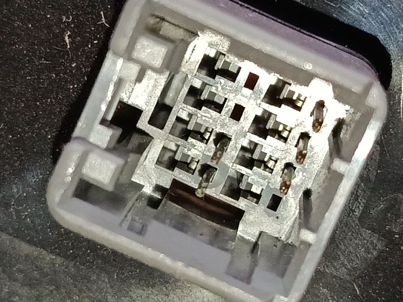 Recambio de retrovisor electrico izquierdo para kia cee´d hatchback (ed) 1.6 crdi 90 referencia OEM IAM   