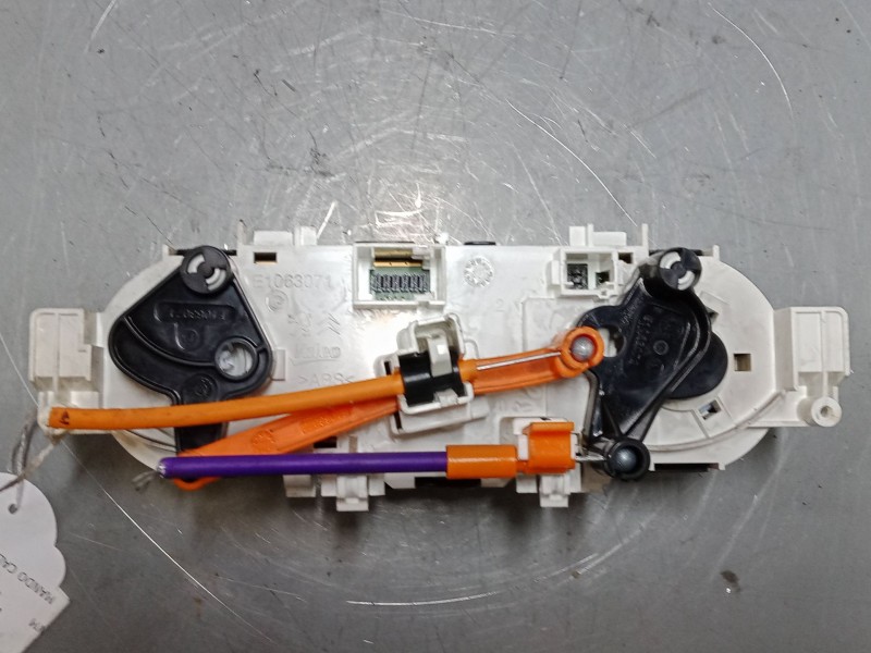 Recambio de mando calefaccion / a/a para peugeot 208 i (ca_, cc_) 1.2 vti 82 referencia OEM IAM 96722483ZD  