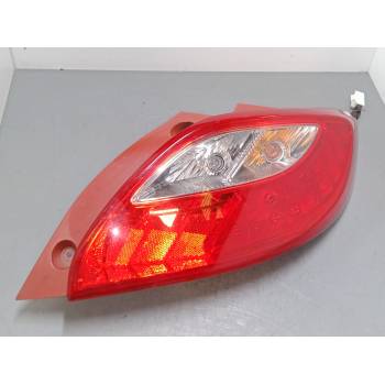 PILOTO TRASERO DERECHO D65151150 
