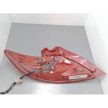 PILOTO TRASERO DERECHO D65151150 