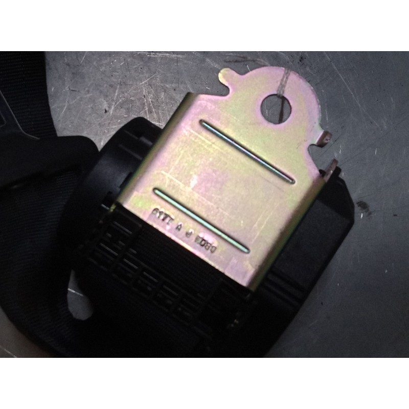 Recambio de cinturon seguridad trasero central para peugeot 208 i (ca_, cc_) 1.2 vti 82 referencia OEM IAM   