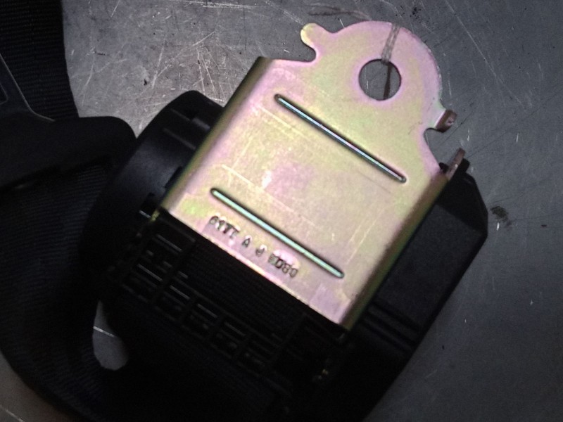 Recambio de cinturon seguridad trasero central para peugeot 208 i (ca_, cc_) 1.2 vti 82 referencia OEM IAM   