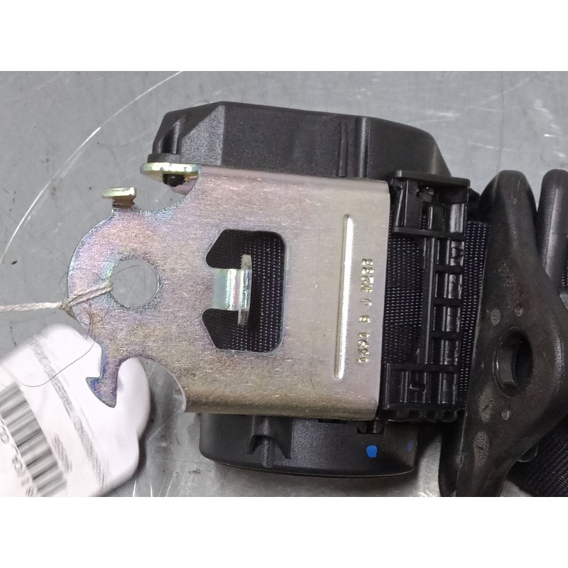 Recambio de cinturon seguridad trasero izquierdo para peugeot 208 i (ca_, cc_) 1.2 vti 82 referencia OEM IAM   
