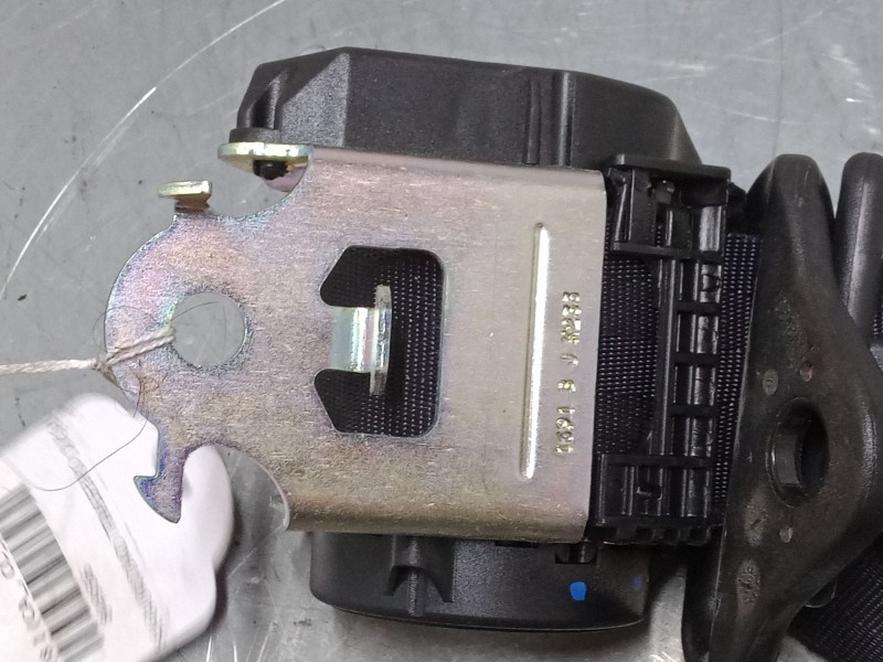 Recambio de cinturon seguridad trasero izquierdo para peugeot 208 i (ca_, cc_) 1.2 vti 82 referencia OEM IAM   