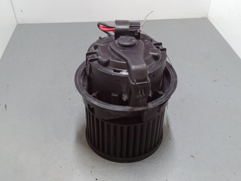 Recambio de motor calefaccion para peugeot 208 i (ca_, cc_) 1.2 vti 82 referencia OEM IAM T1013140A  