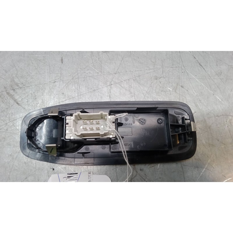 Recambio de mando elevalunas delantero derecho para peugeot 208 i (ca_, cc_) 1.6 hdi / bluehdi 75 referencia OEM IAM   