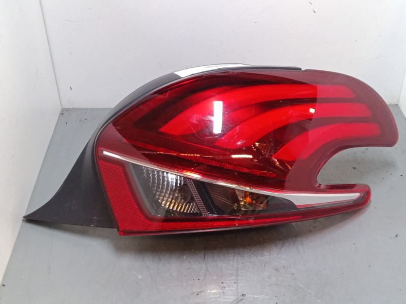 Recambio de piloto trasero derecho para peugeot 208 i (ca_, cc_) 1.6 hdi / bluehdi 75 referencia OEM IAM 98104305800  