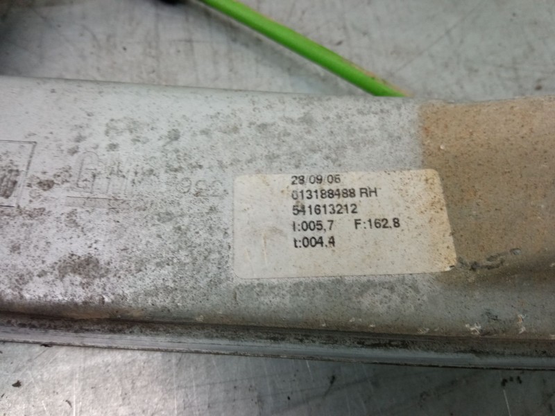 Recambio de elevalunas electrico derecho 3p para opel corsa d (s07) 1.4 (l08, l68) referencia OEM IAM 013188488  