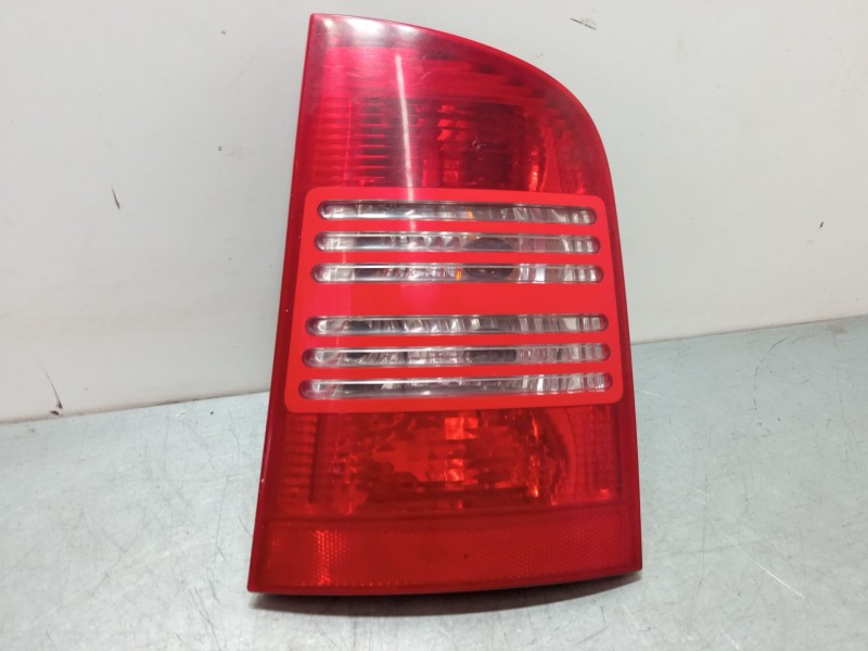 Recambio de piloto trasero derecho para skoda octavia i (1u2) 1.9 tdi referencia OEM IAM 1U9945096  