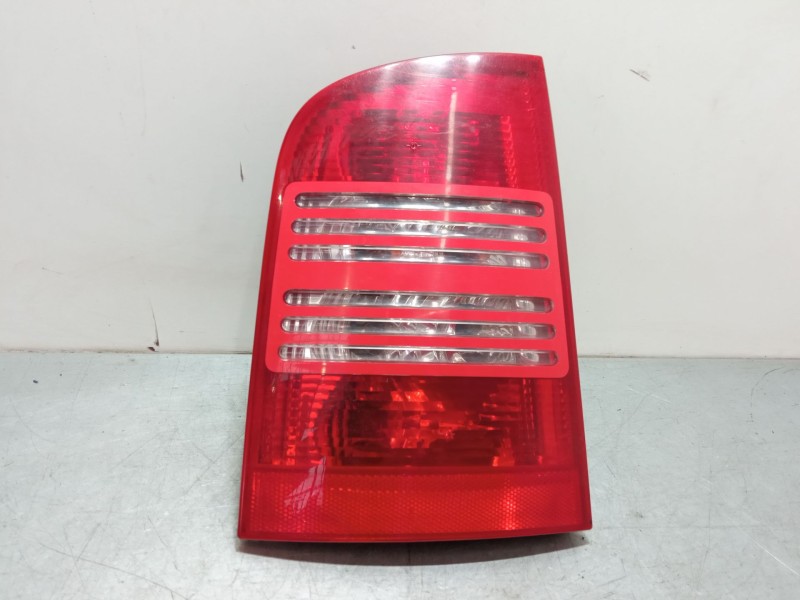 Recambio de piloto trasero izquierdo para skoda octavia i (1u2) 1.9 tdi referencia OEM IAM 1U9945095B  