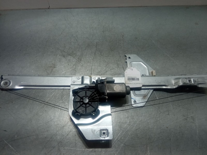 Recambio de elevalunas electrico delantero derecho para peugeot partner tepee 1.6 bluehdi 100 referencia OEM IAM 9680557880  