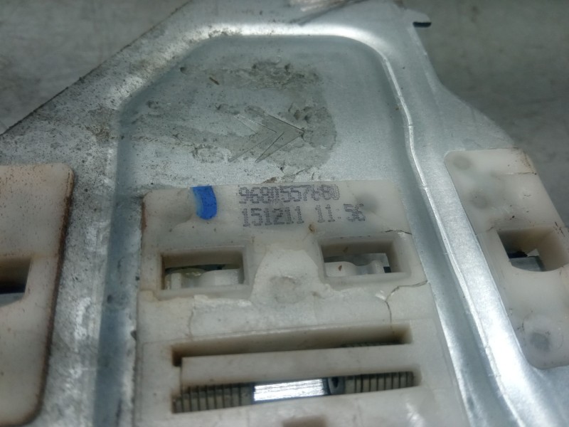 Recambio de elevalunas electrico delantero derecho para peugeot partner tepee 1.6 bluehdi 100 referencia OEM IAM 9680557880  