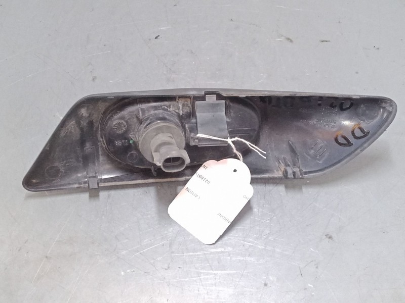 Recambio de intermitente lateral derecho para iveco camion transporte botellas o bombonas 50c13 referencia OEM IAM   