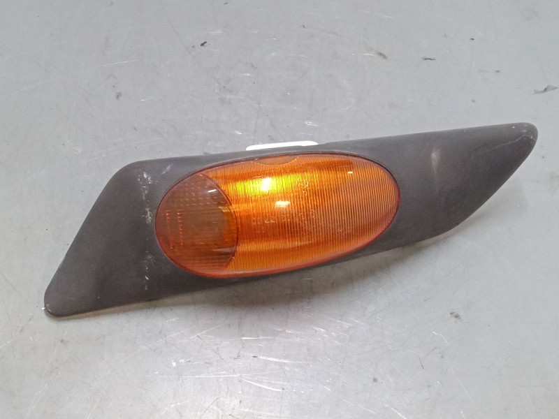 Recambio de intermitente lateral izquierdo para iveco camion transporte botellas o bombonas 50c13 referencia OEM IAM   