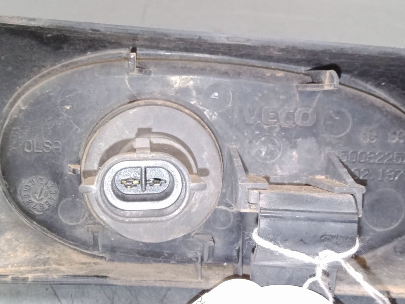 Recambio de intermitente lateral izquierdo para iveco camion transporte botellas o bombonas 50c13 referencia OEM IAM   