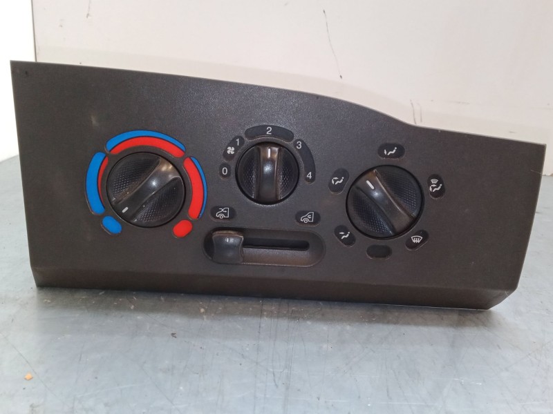 Recambio de mando calefaccion / a/a para iveco camion transporte botellas o bombonas 50c13 referencia OEM IAM 123942200  
