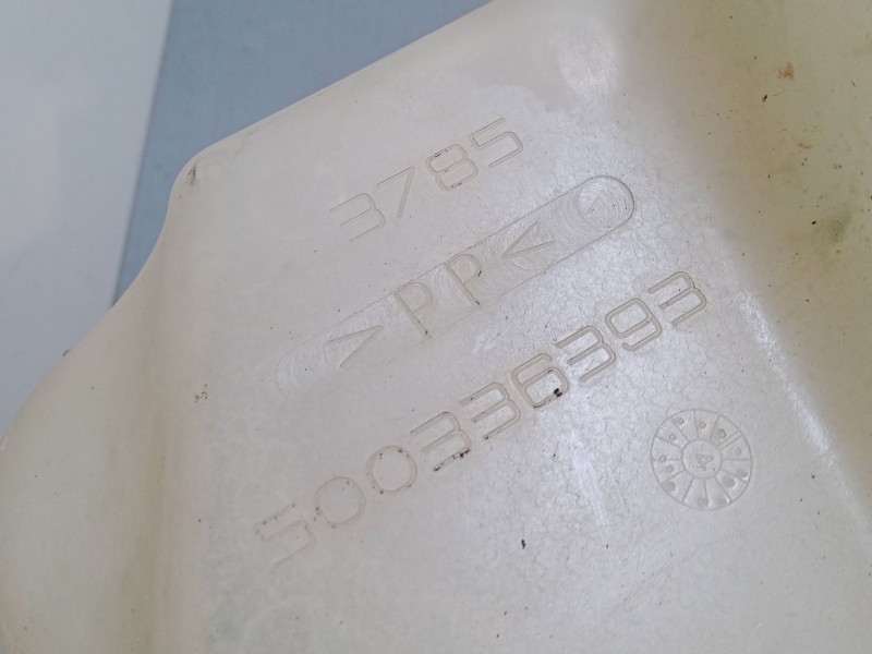 Recambio de deposito limpiaparabrisas para iveco daily ii caja/chasis 35-12 k (15130311, 15130411, 15131111, 15131204,... refere