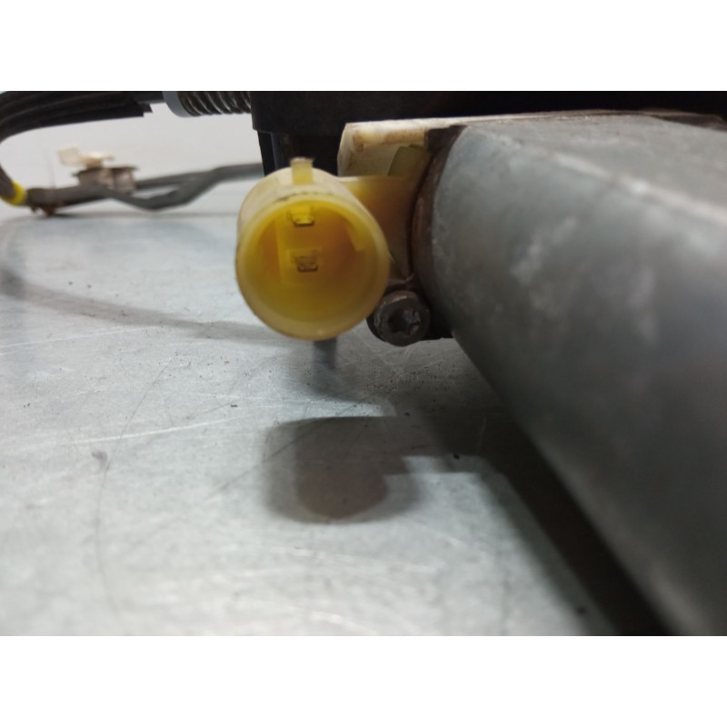 Recambio de elevalunas electrico delantero derecho para renault clio ii (bb_, cb_) 1.5 dci (b/cb07) referencia OEM IAM   