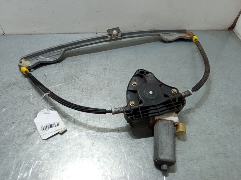 Recambio de elevalunas electrico delantero izquierdo para renault clio ii (bb_, cb_) 1.5 dci (b/cb07) referencia OEM IAM   