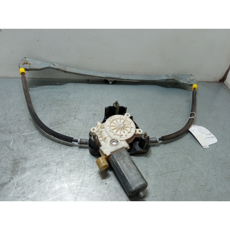 Recambio de elevalunas electrico delantero izquierdo para renault clio ii (bb_, cb_) 1.5 dci (b/cb07) referencia OEM IAM   